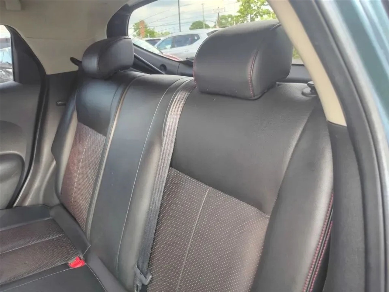 Nissan Juke SL FWD 2012