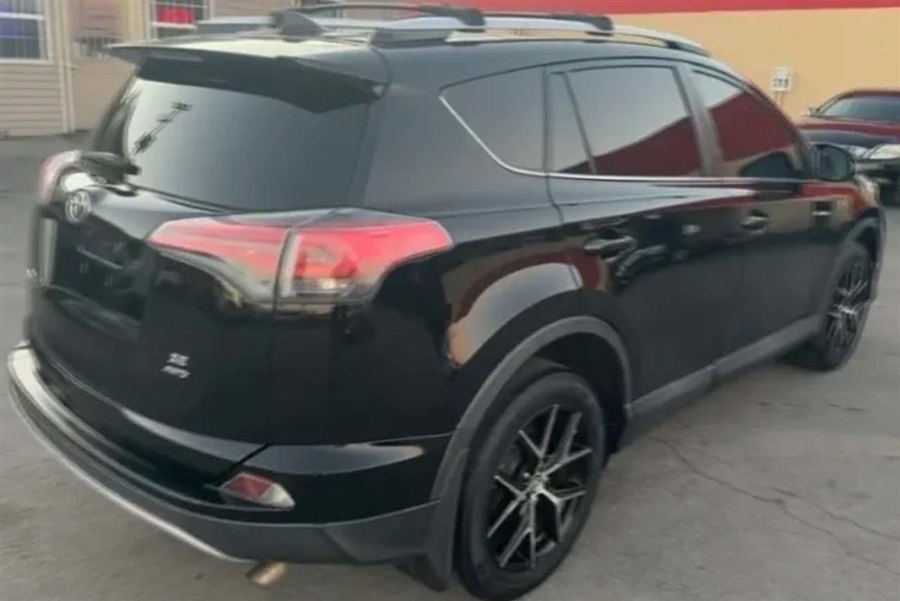 Toyota RAV4 SE 4WD 2016