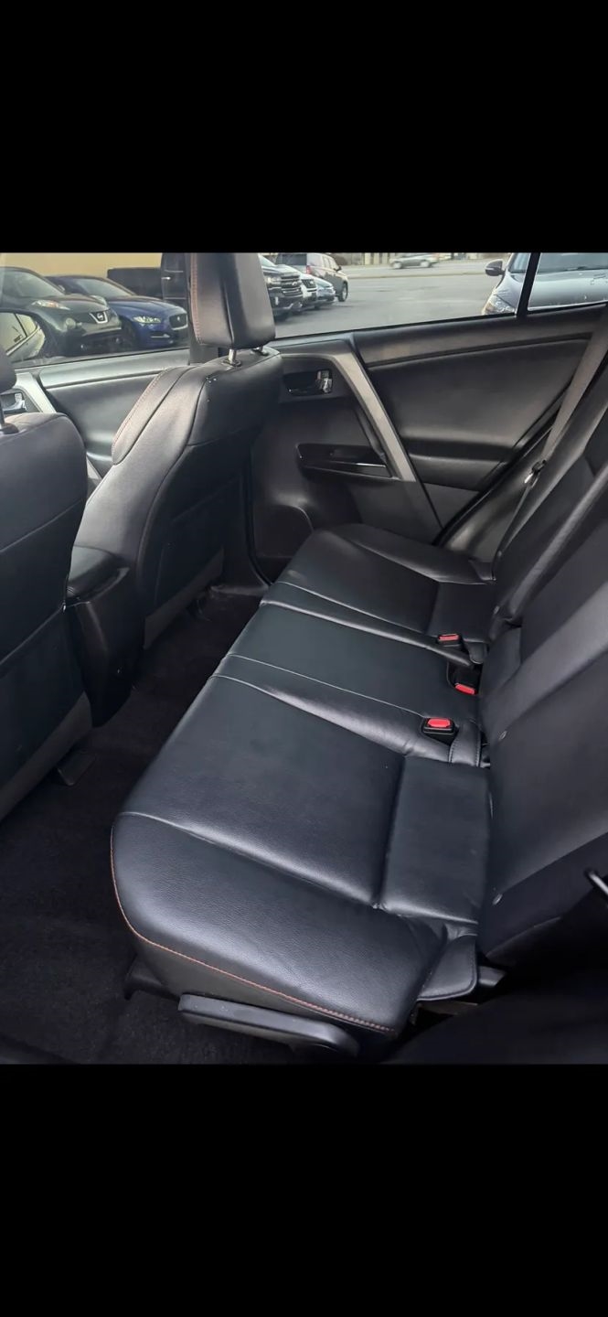 Toyota RAV4 SE 4WD 2016