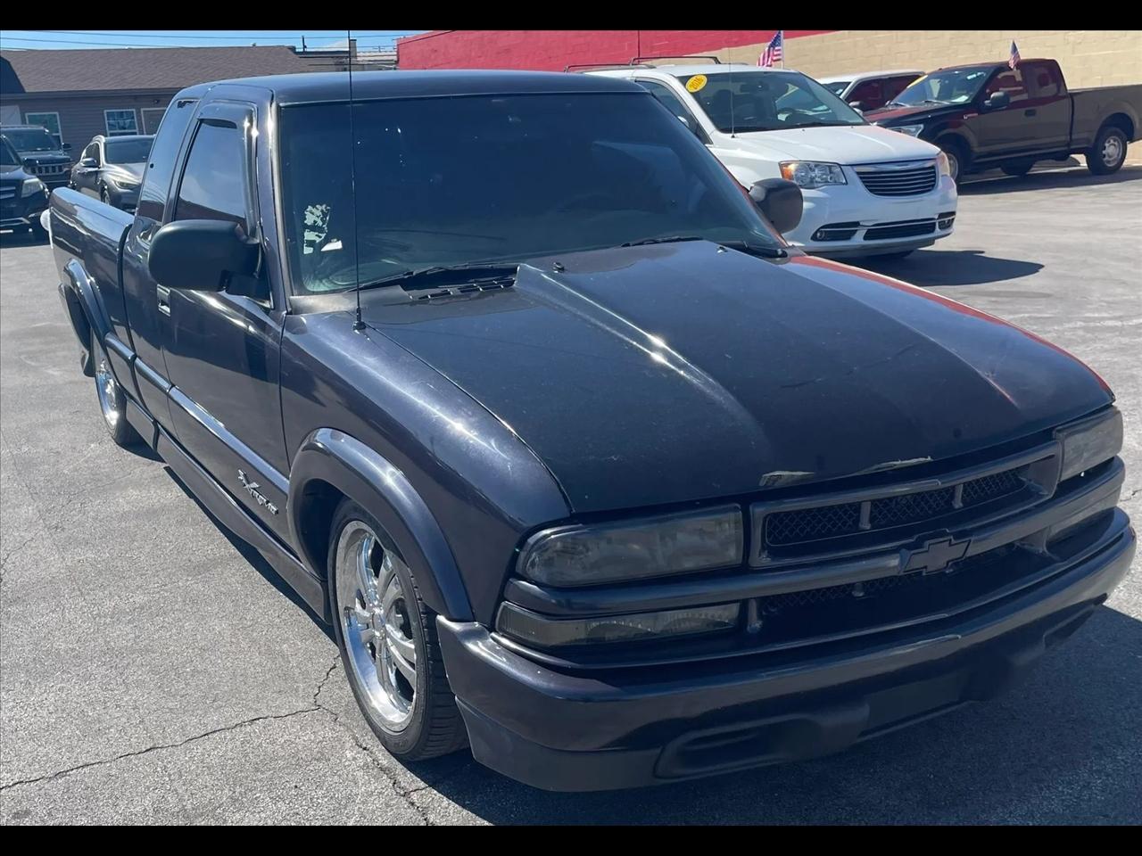 2000 Chevrolet S10 Pickup Ext. Cab 2WD