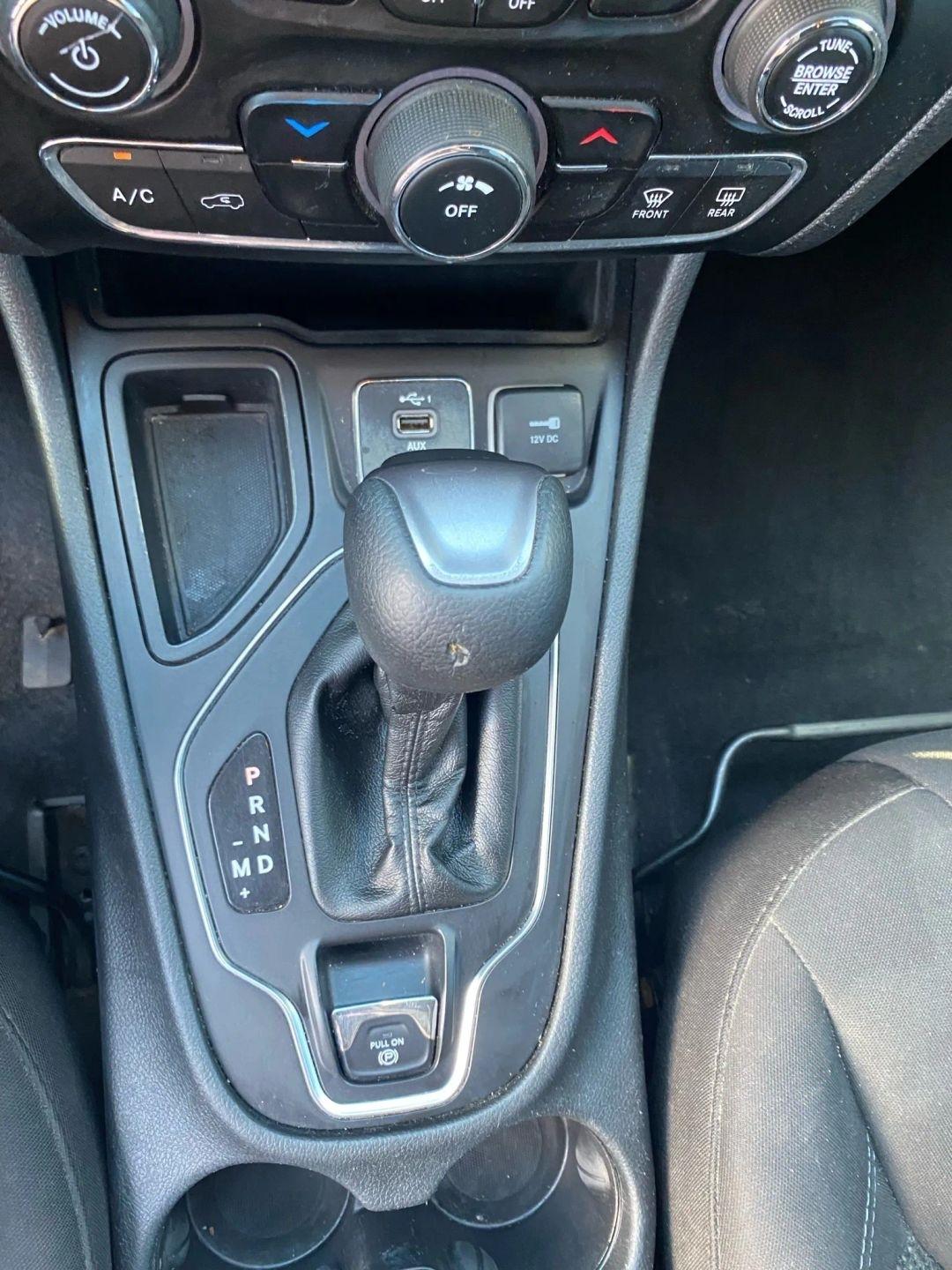 Jeep Cherokee Latitude FWD 2019