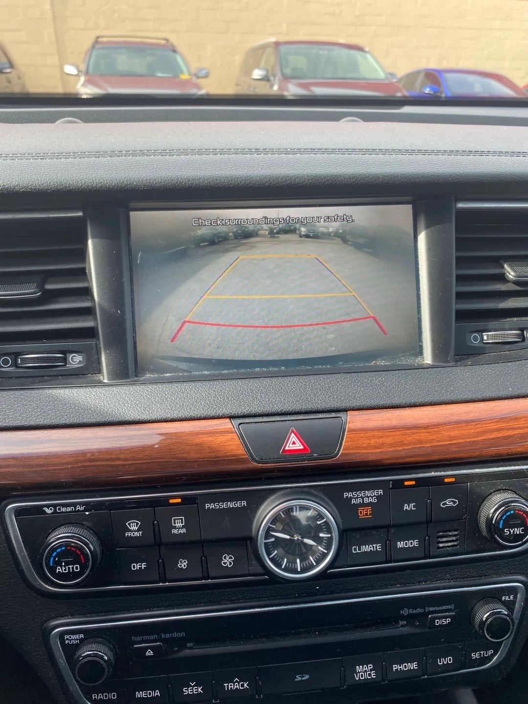 Kia Cadenza Technology 2017