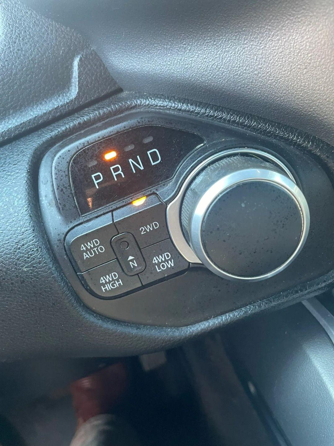 RAM 1500 Lone Star Crew Cab SB 4WD 2020