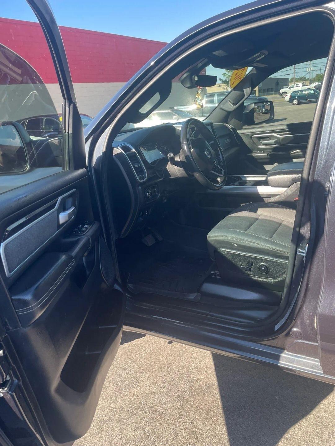RAM 1500 Lone Star Crew Cab SB 4WD 2020