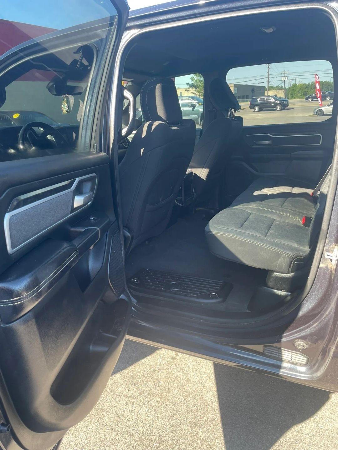 RAM 1500 Lone Star Crew Cab SB 4WD 2020
