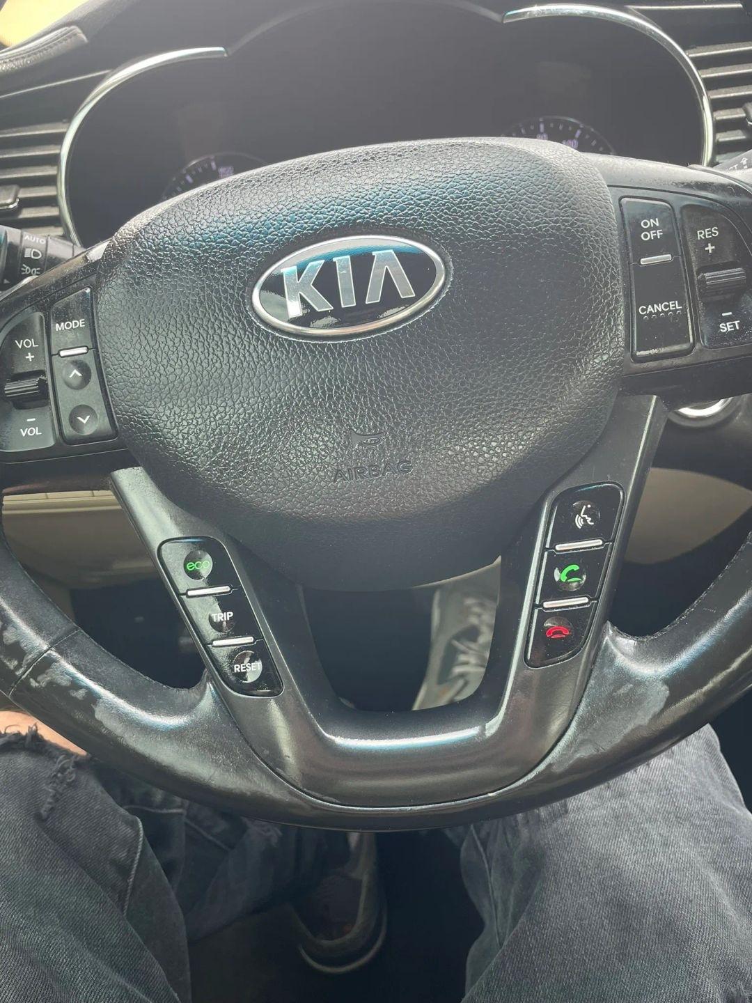 Kia Optima Hybrid LX 2013