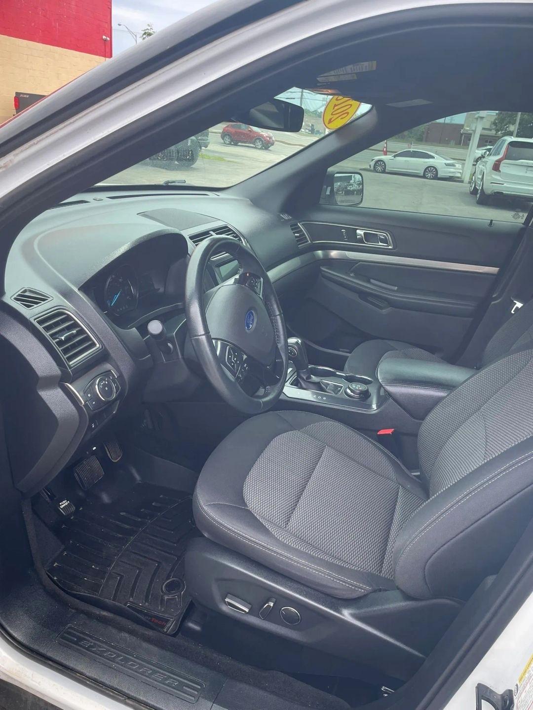 Ford Explorer XLT 4WD 2018