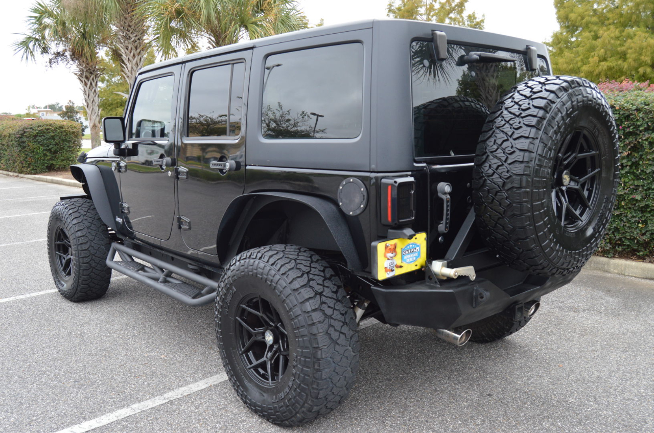 Jeep Wrangler Unlimited Sahara 4WD 2010 Jeep Wrangler Unlimited Sahara 4WD 2010