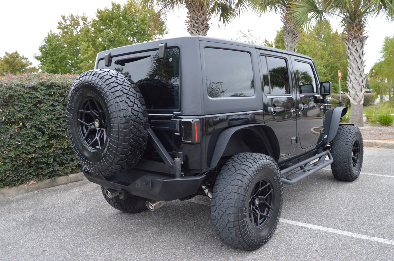Jeep Wrangler Unlimited Sahara 4WD 2010 Jeep Wrangler Unlimited Sahara 4WD 2010