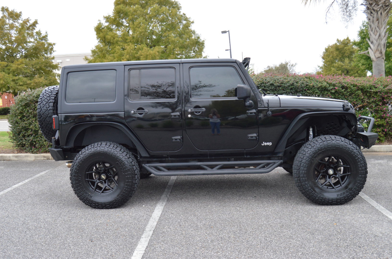 Jeep Wrangler Unlimited Sahara 4WD 2010 Jeep Wrangler Unlimited Sahara 4WD 2010