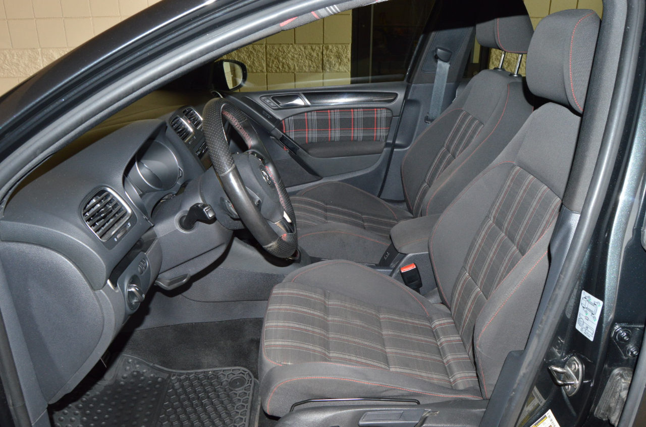 Volkswagen GTI 2.0T Sedan 2011