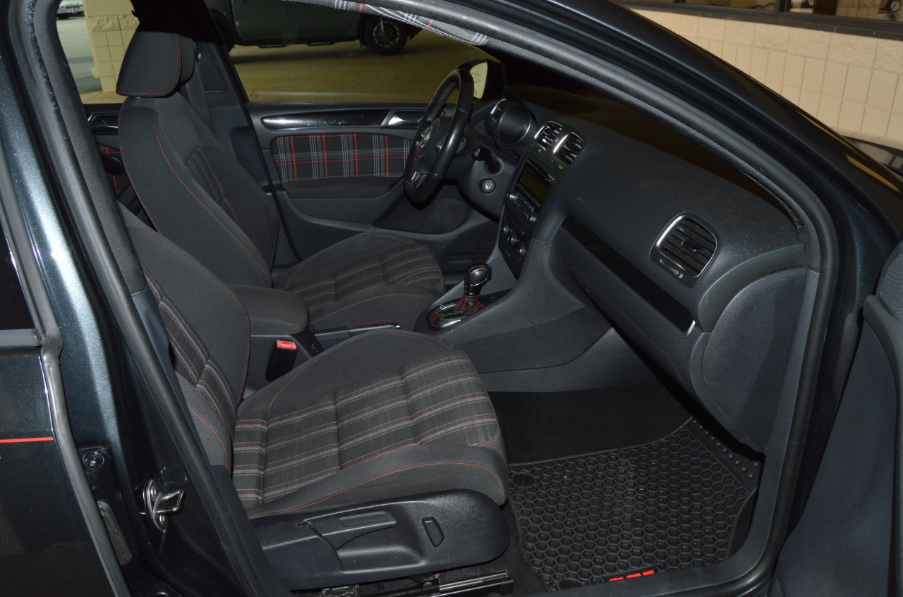 Volkswagen GTI 2.0T Sedan 2011