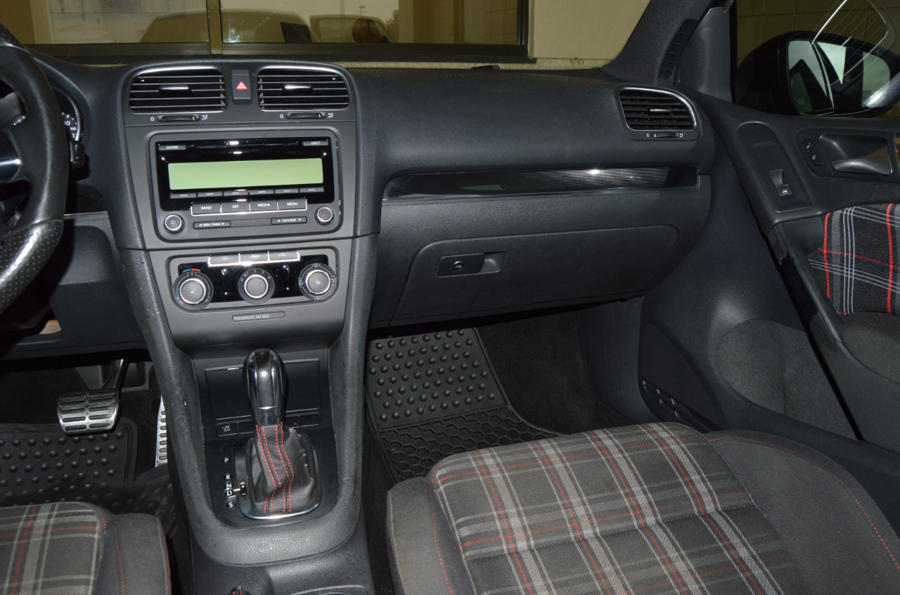 Volkswagen GTI 2.0T Sedan 2011