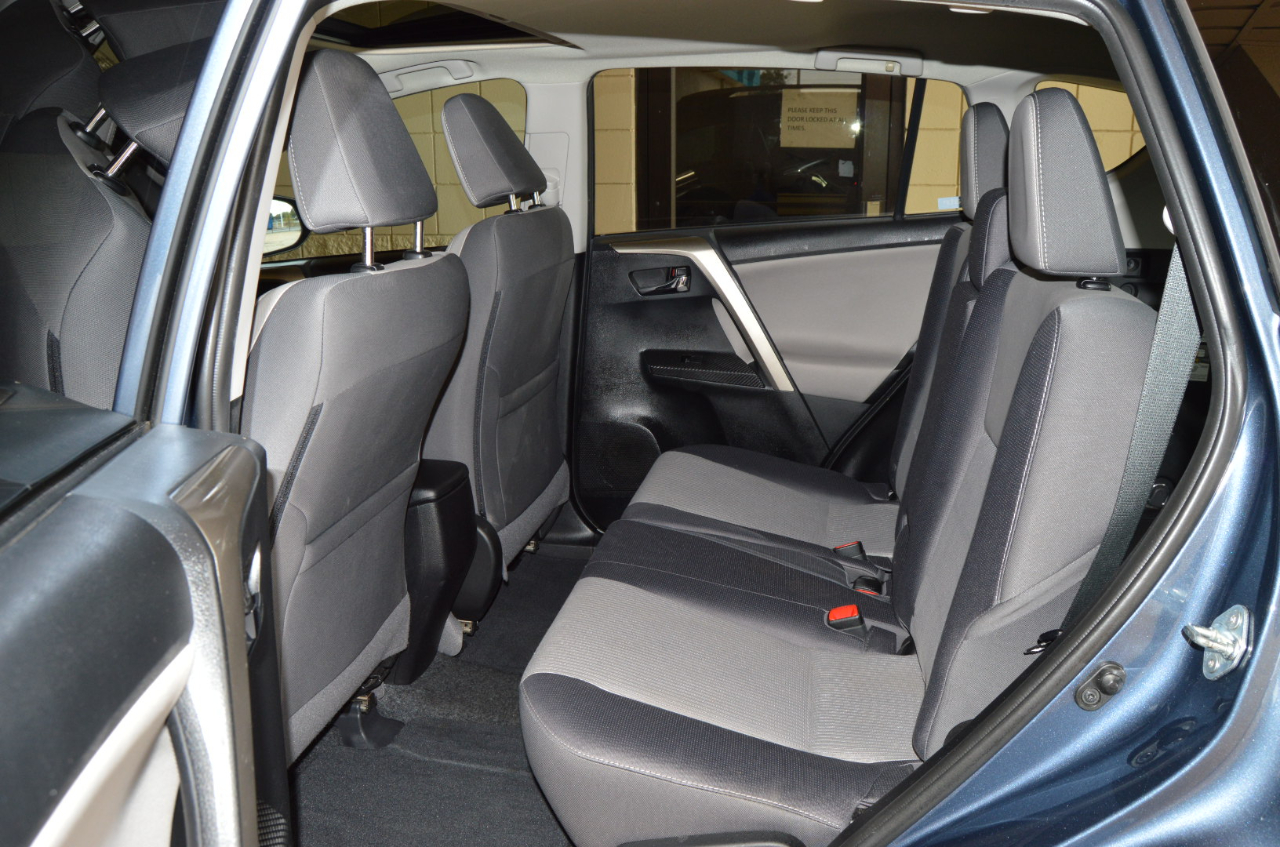 Toyota RAV4 FWD 4dr XLE (Natl) 2014