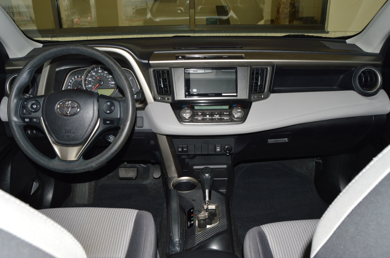 Toyota RAV4 FWD 4dr XLE (Natl) 2014