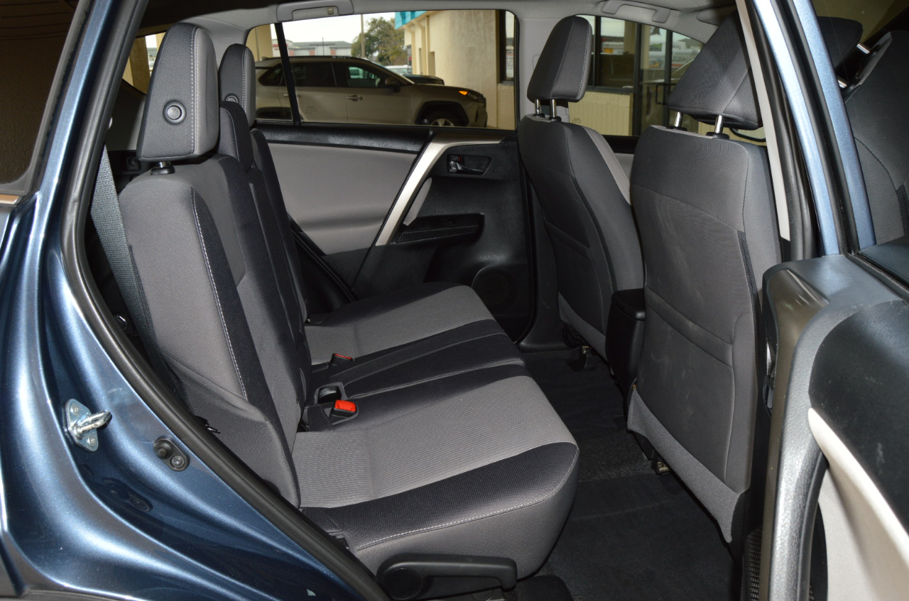 Toyota RAV4 FWD 4dr XLE (Natl) 2014