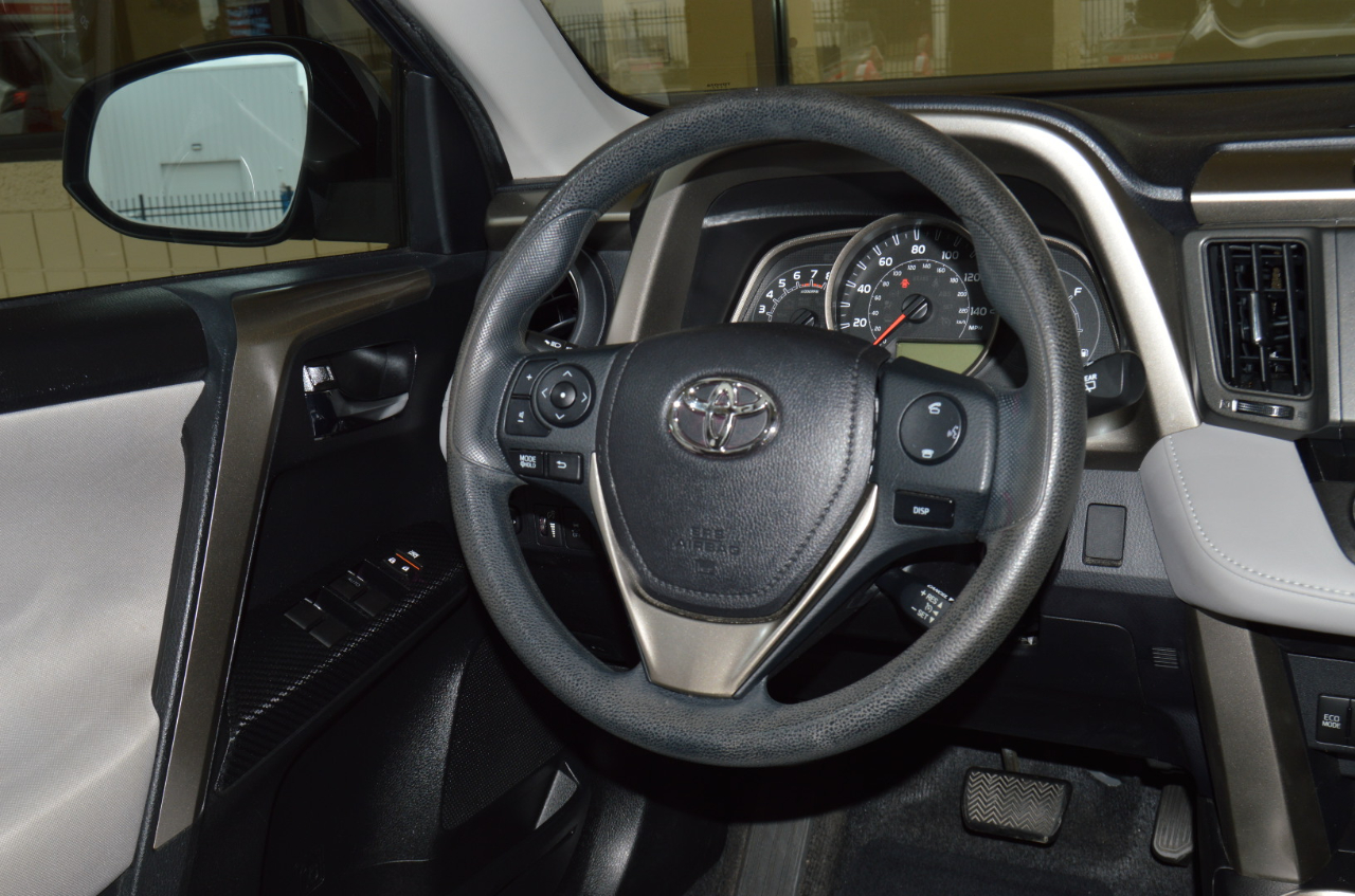 Toyota RAV4 FWD 4dr XLE (Natl) 2014