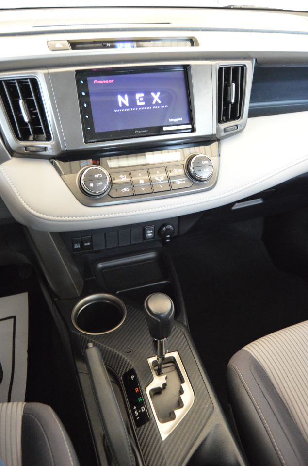 Toyota RAV4 FWD 4dr XLE (Natl) 2014