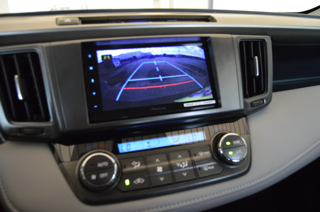 Toyota RAV4 FWD 4dr XLE (Natl) 2014