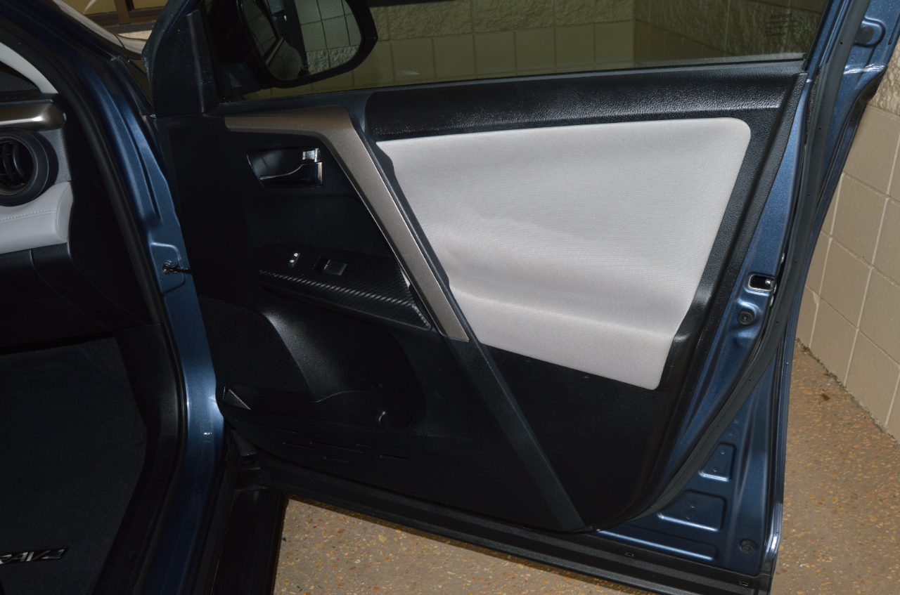 Toyota RAV4 FWD 4dr XLE (Natl) 2014