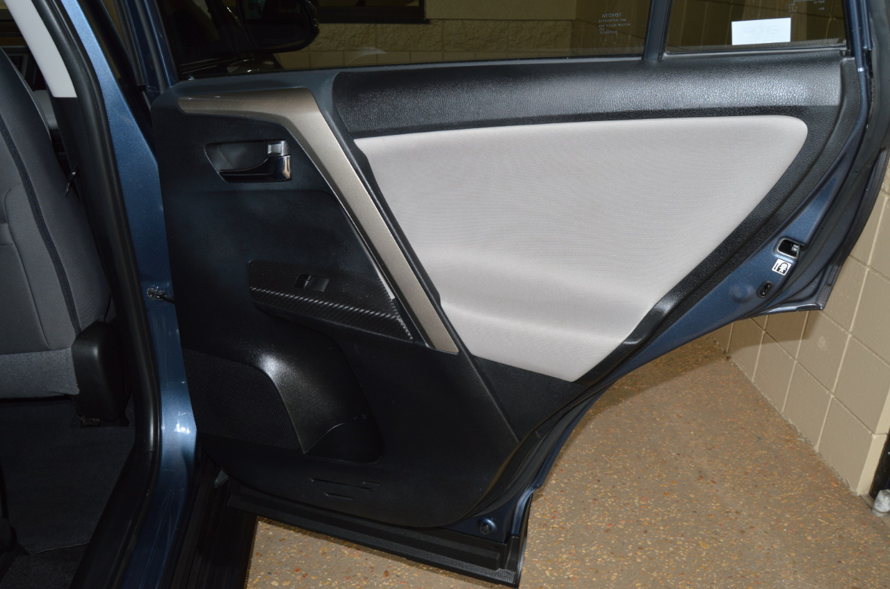 Toyota RAV4 FWD 4dr XLE (Natl) 2014