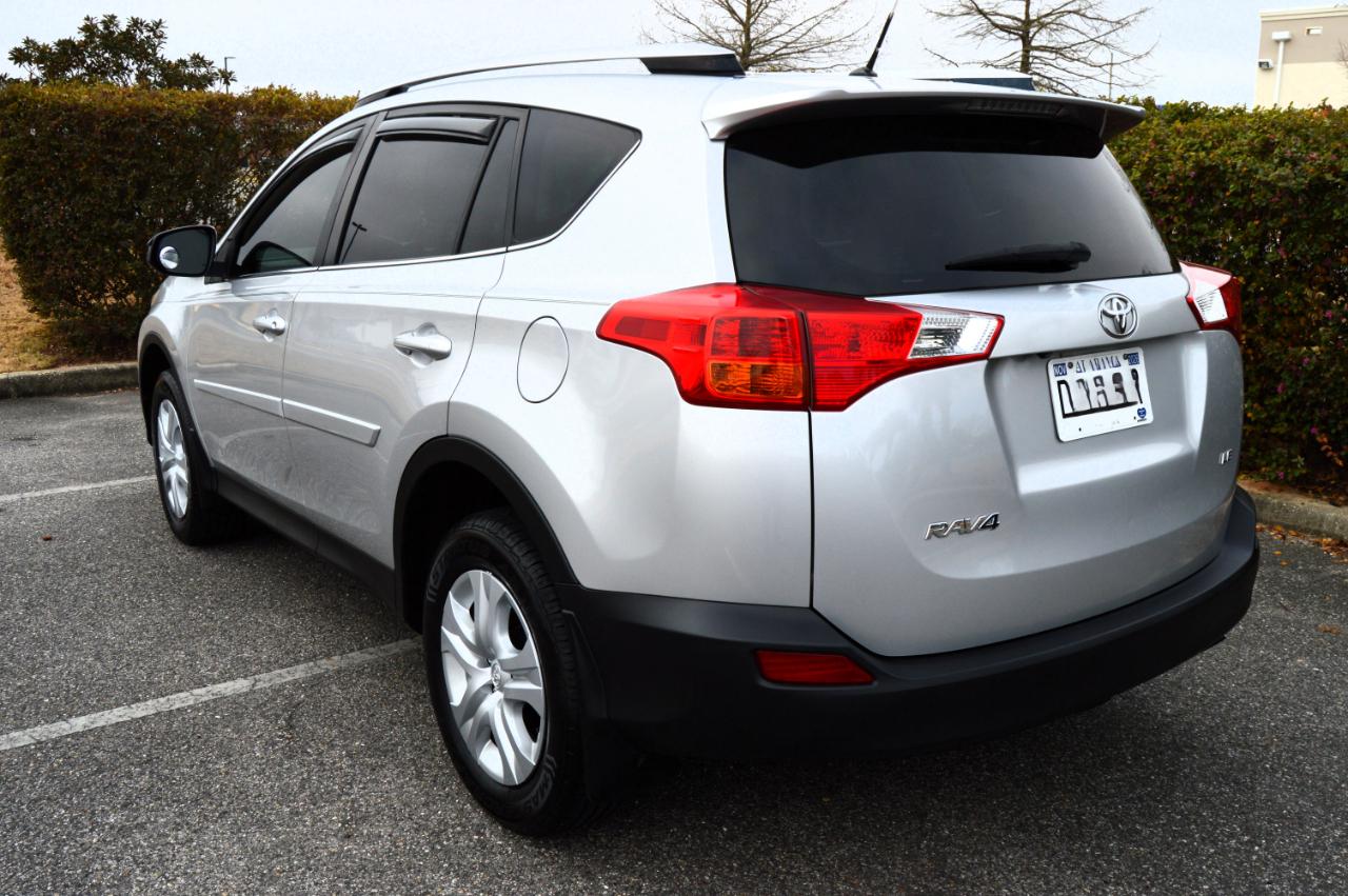 Toyota RAV4 LE 2014