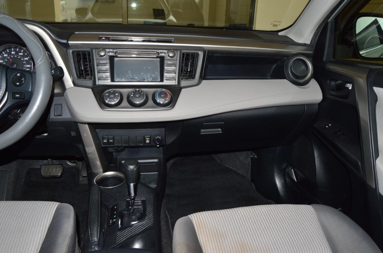 Toyota RAV4 LE 2014