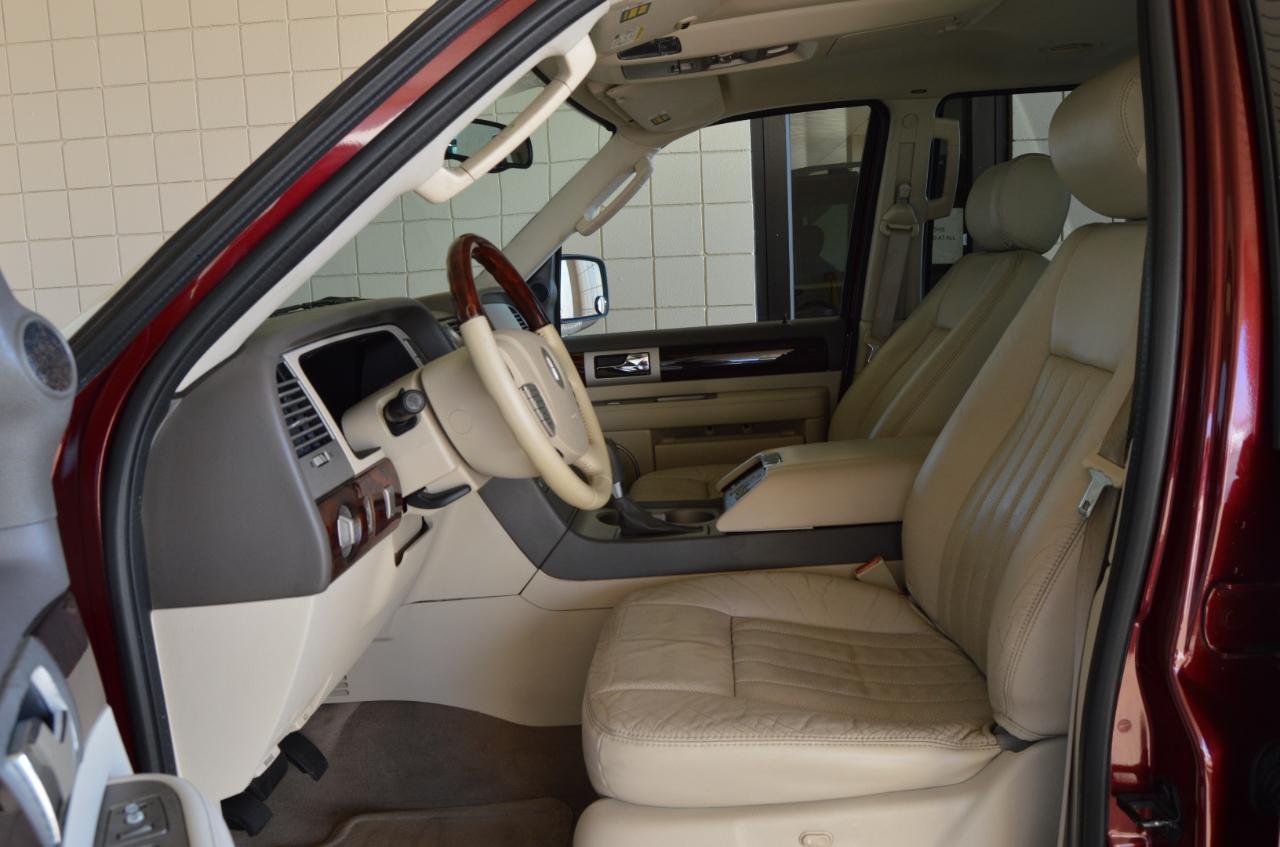 Lincoln Navigator 4dr 2WD Luxury 2004