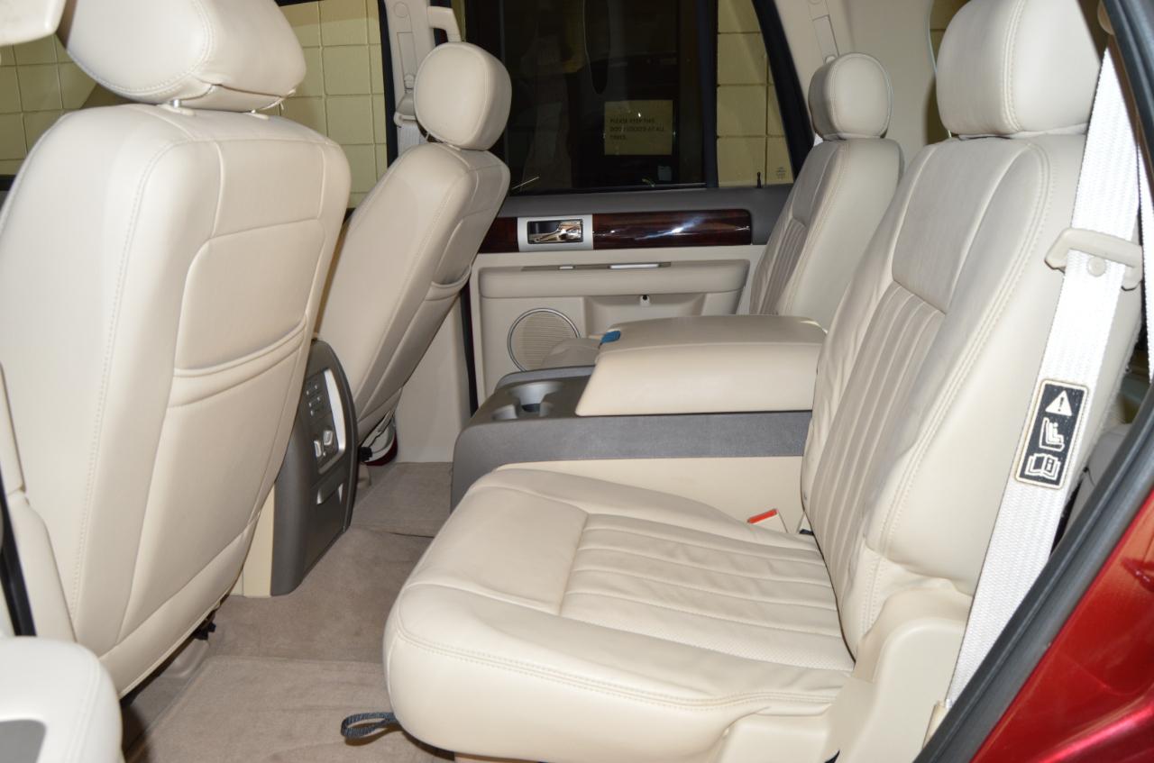 Lincoln Navigator 4dr 2WD Luxury 2004