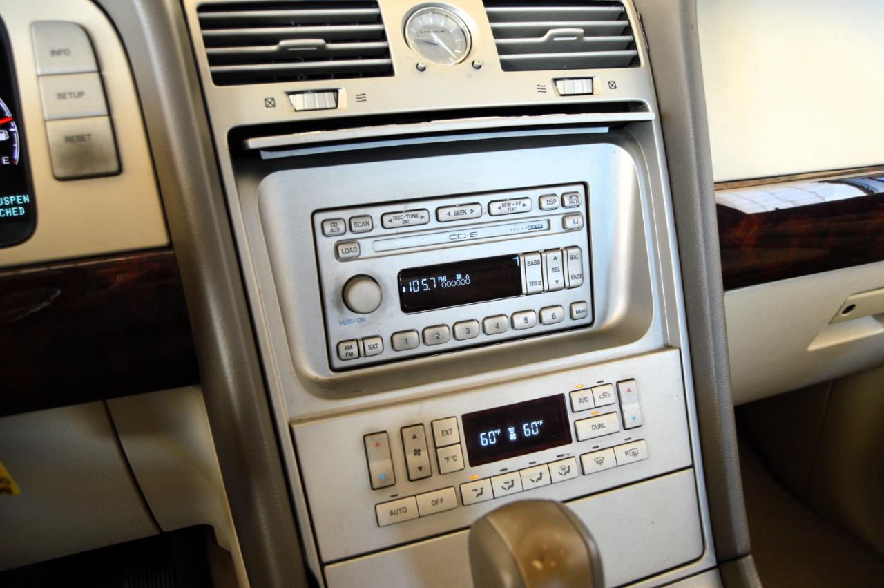 Lincoln Navigator 4dr 2WD Luxury 2004