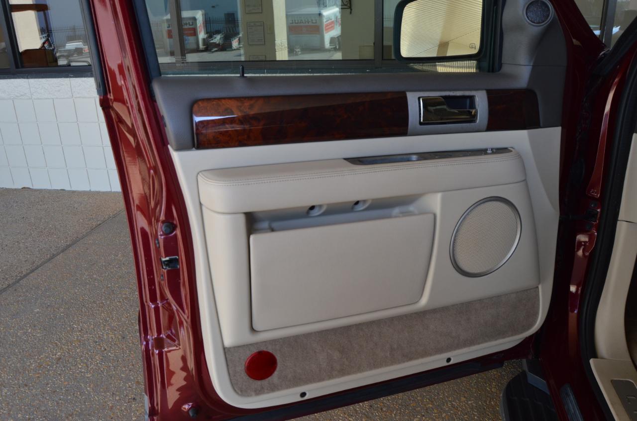 Lincoln Navigator 4dr 2WD Luxury 2004