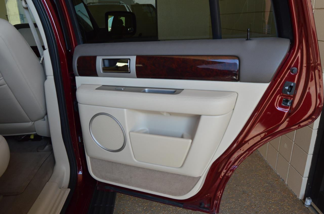 Lincoln Navigator 4dr 2WD Luxury 2004