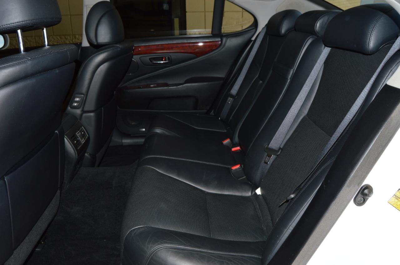 Lexus LS 460 4dr Sdn AWD 2010