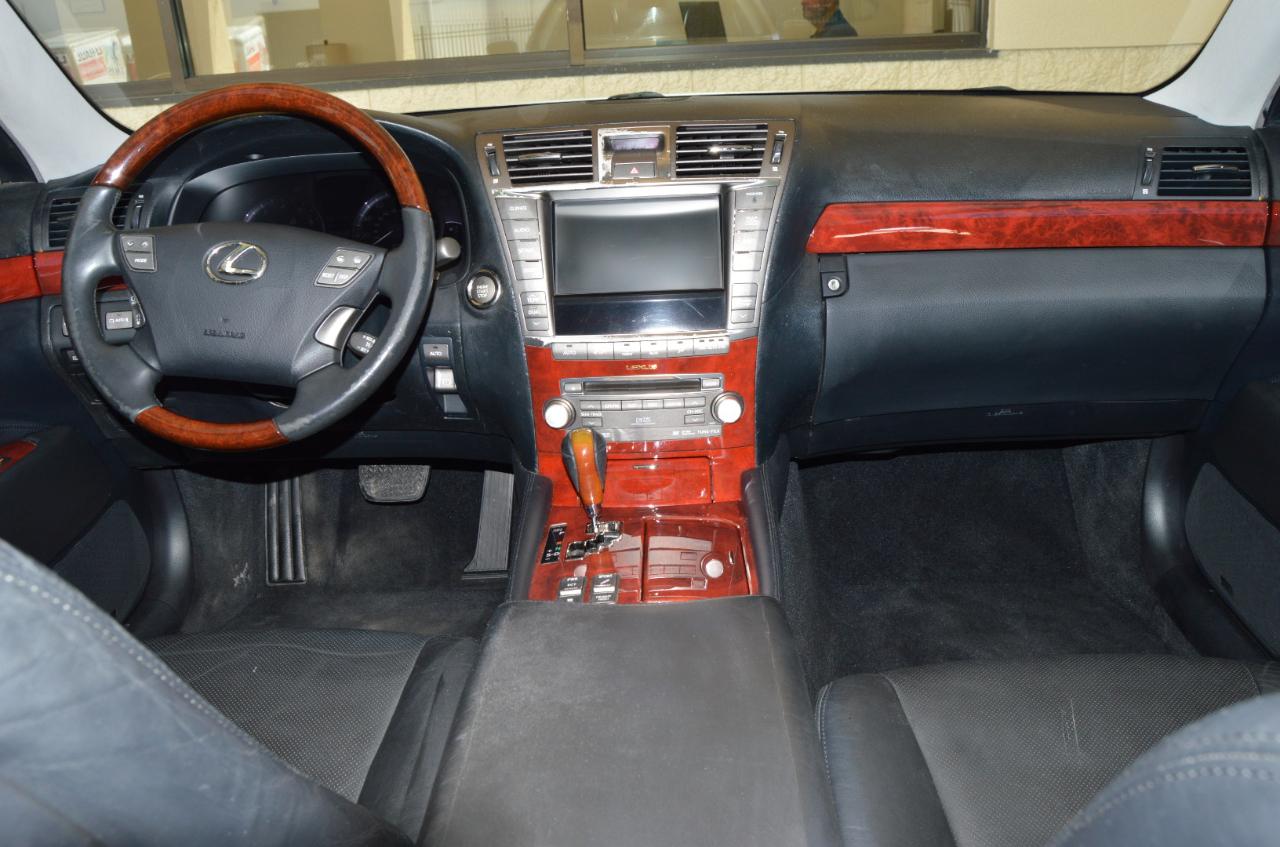 Lexus LS 460 4dr Sdn AWD 2010