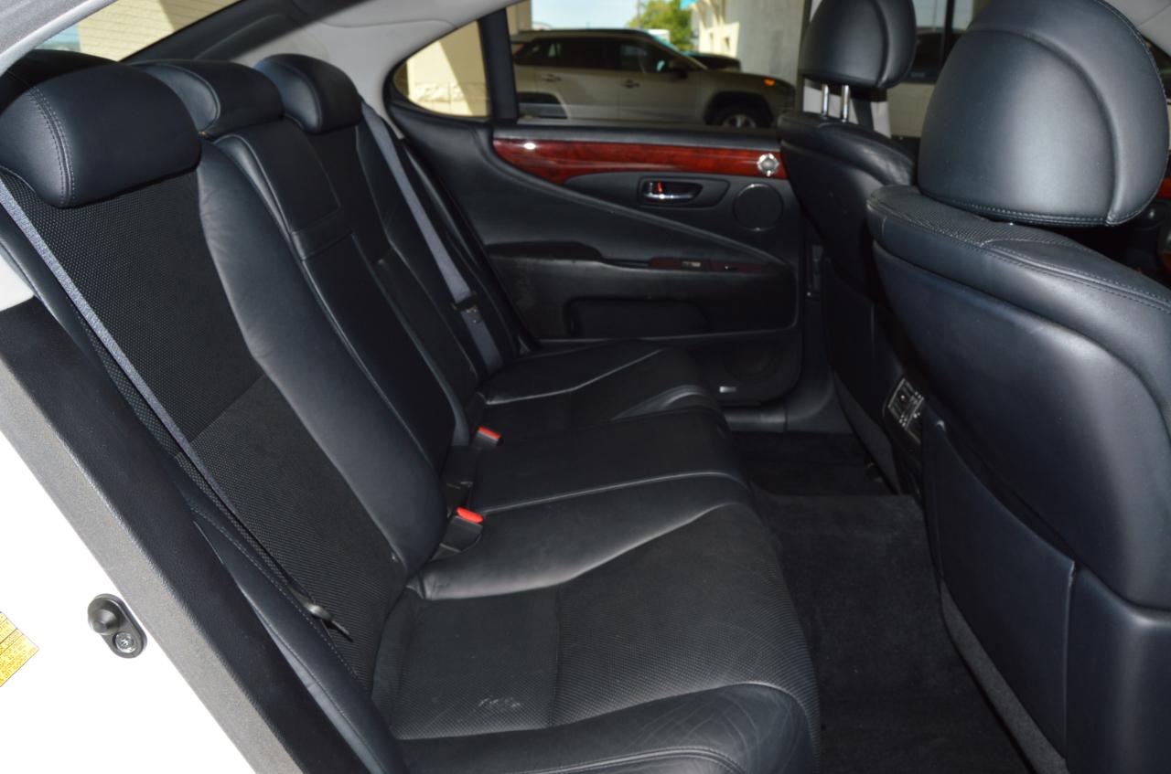 Lexus LS 460 4dr Sdn AWD 2010