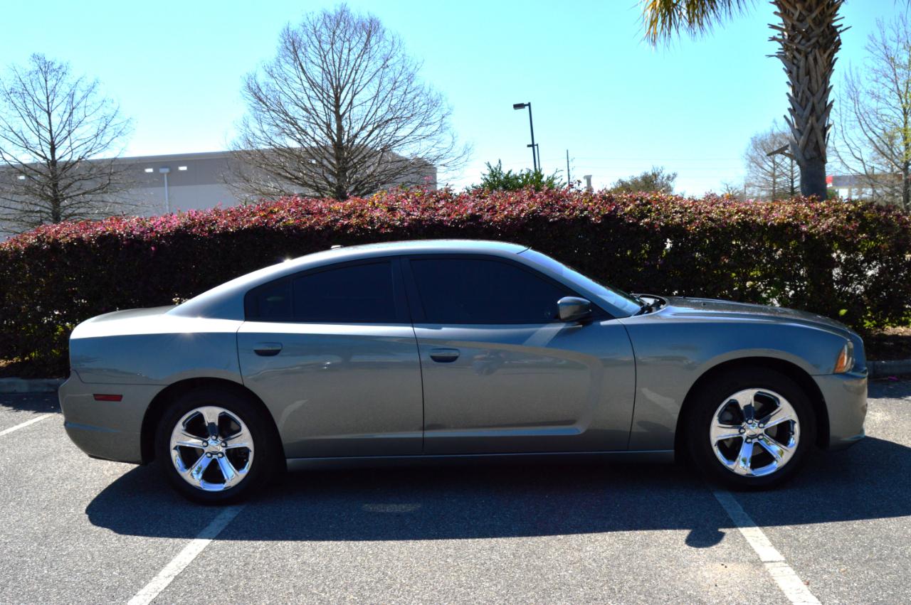 Dodge Charger 4dr Sdn SXT Plus RWD 2012