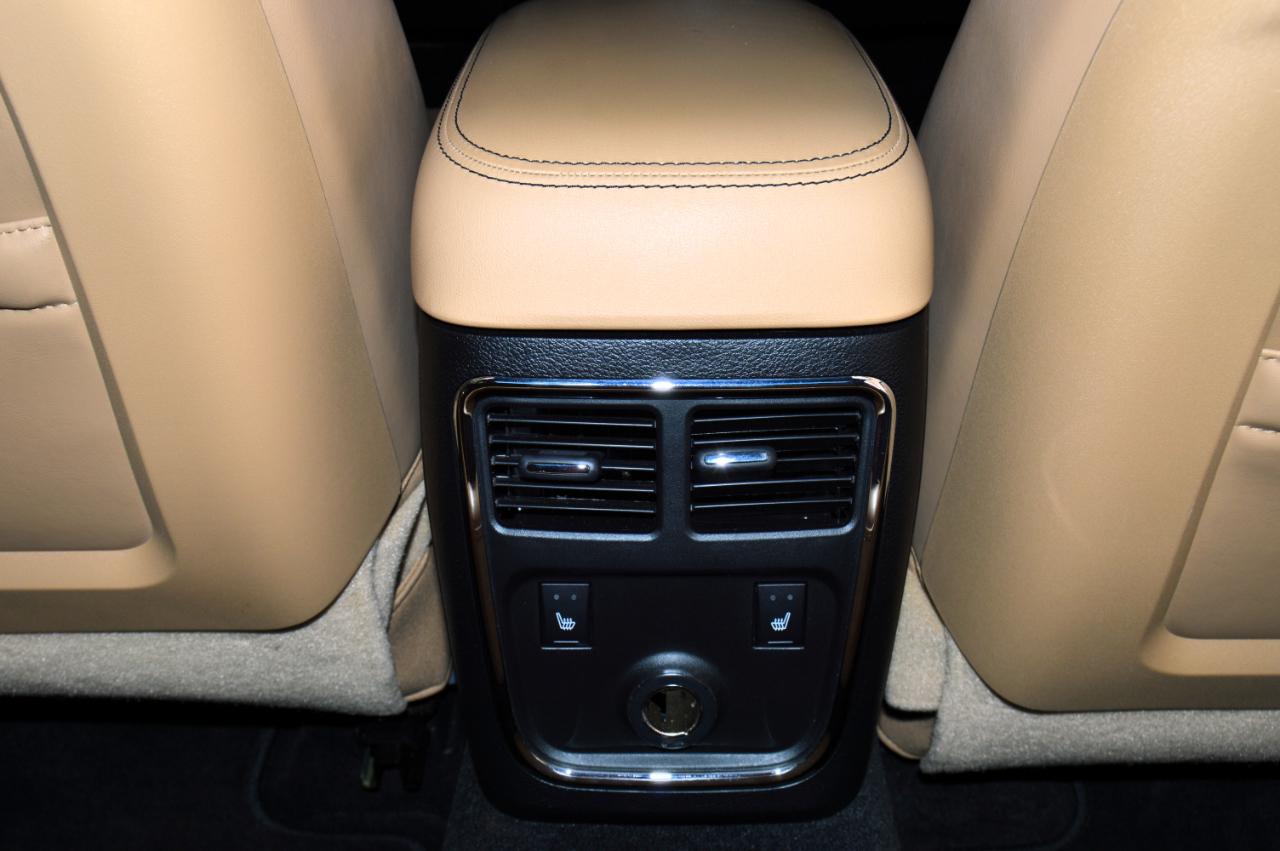 Dodge Charger 4dr Sdn SXT Plus RWD 2012