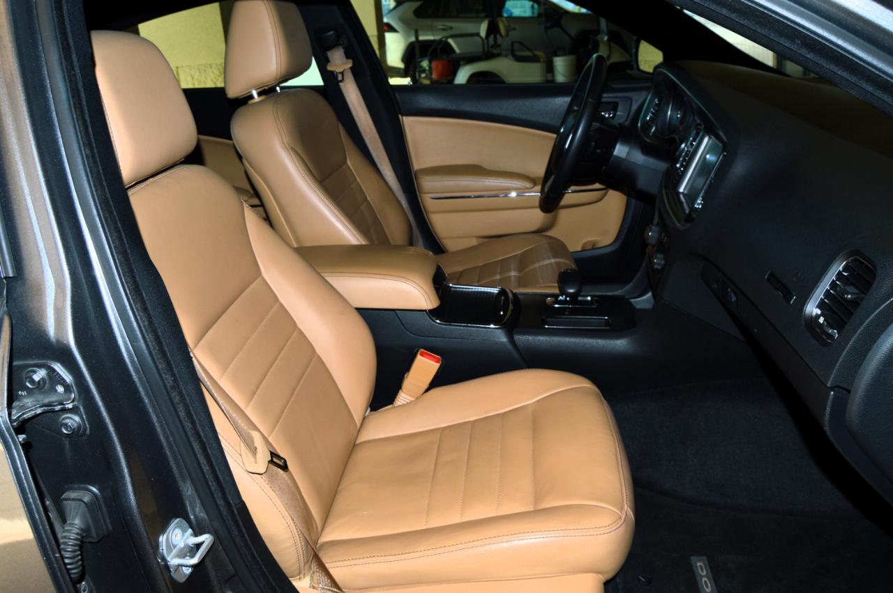 Dodge Charger 4dr Sdn SXT Plus RWD 2012