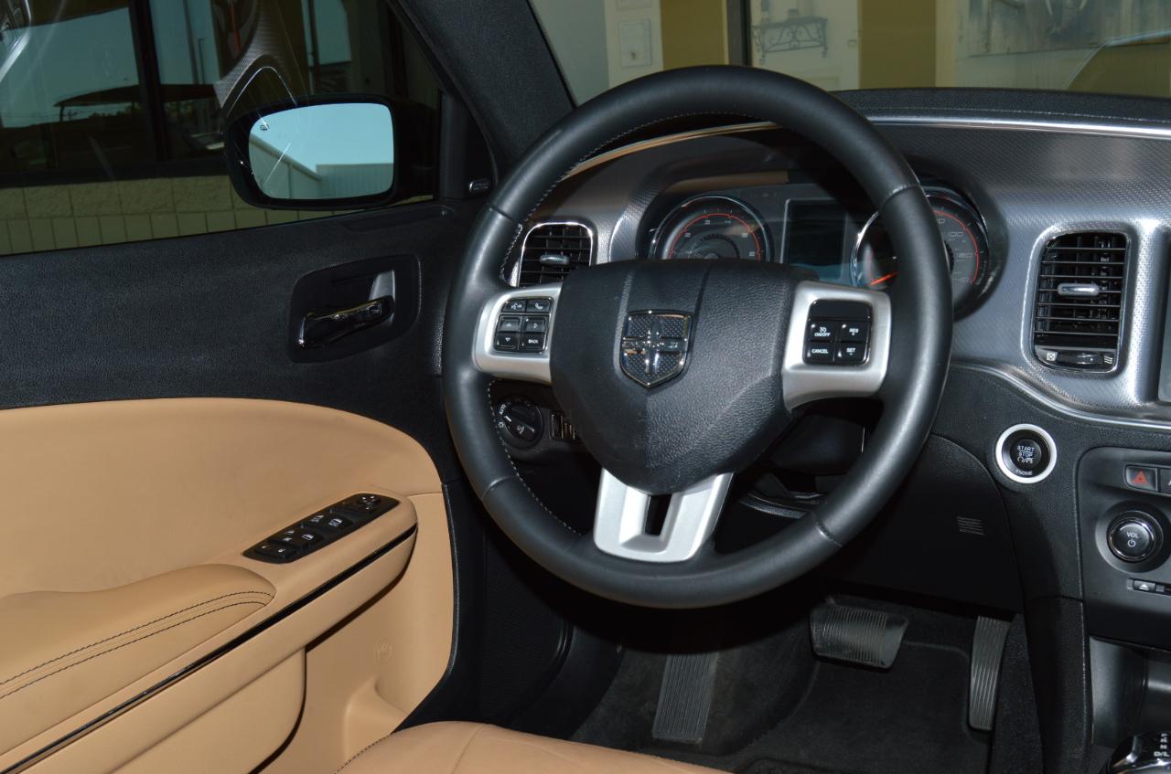 Dodge Charger 4dr Sdn SXT Plus RWD 2012