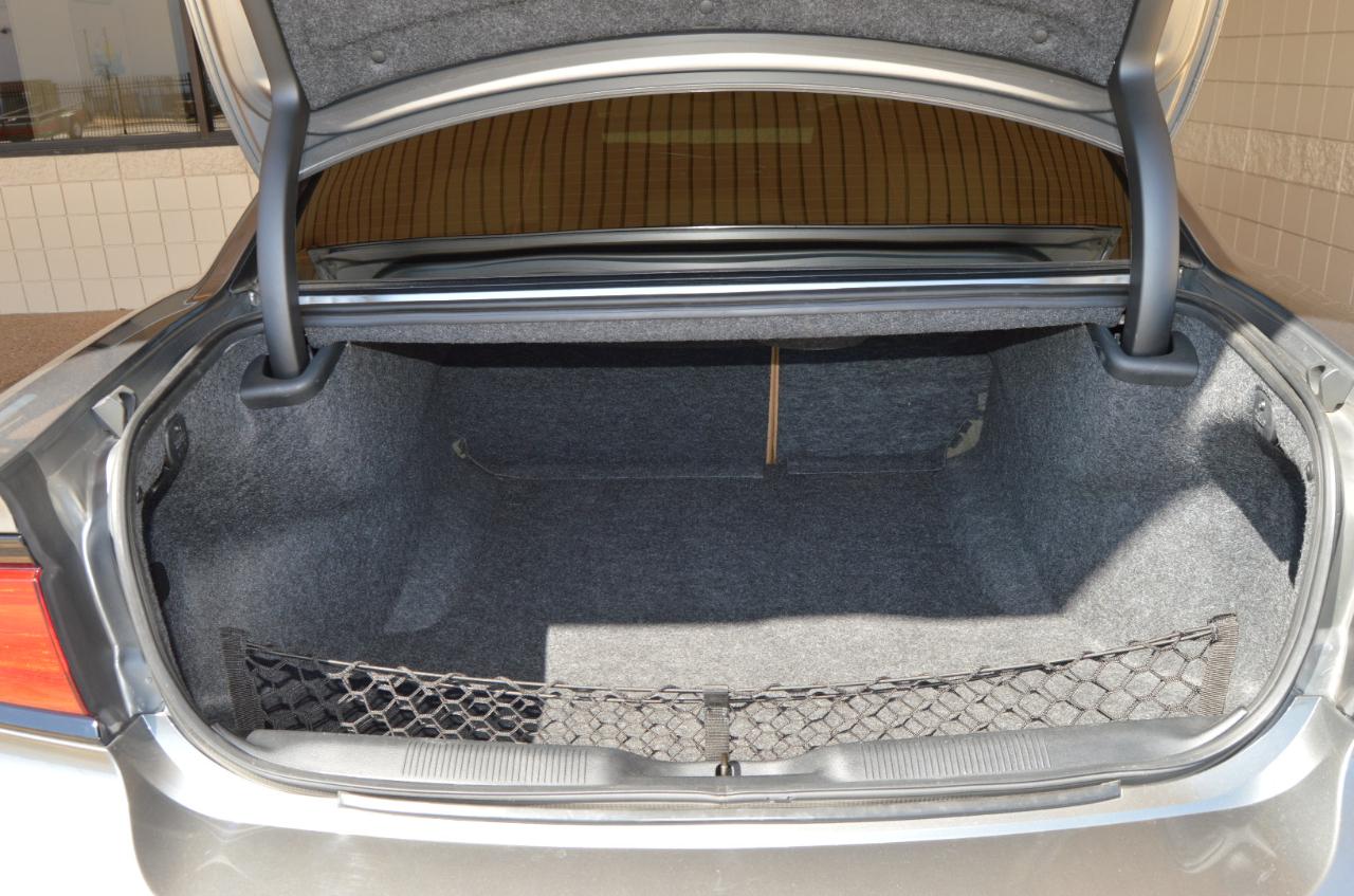 Dodge Charger 4dr Sdn SXT Plus RWD 2012