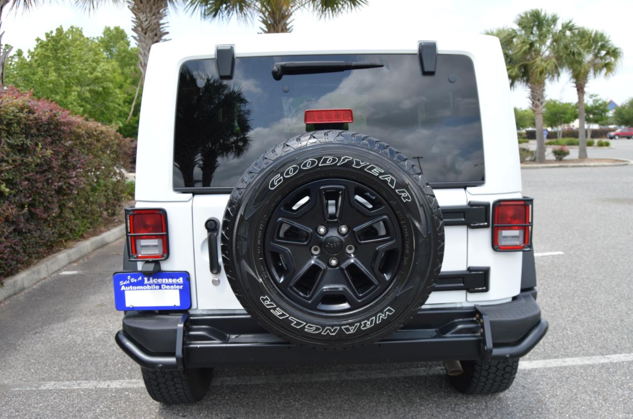 Jeep Wrangler Sahara  2013