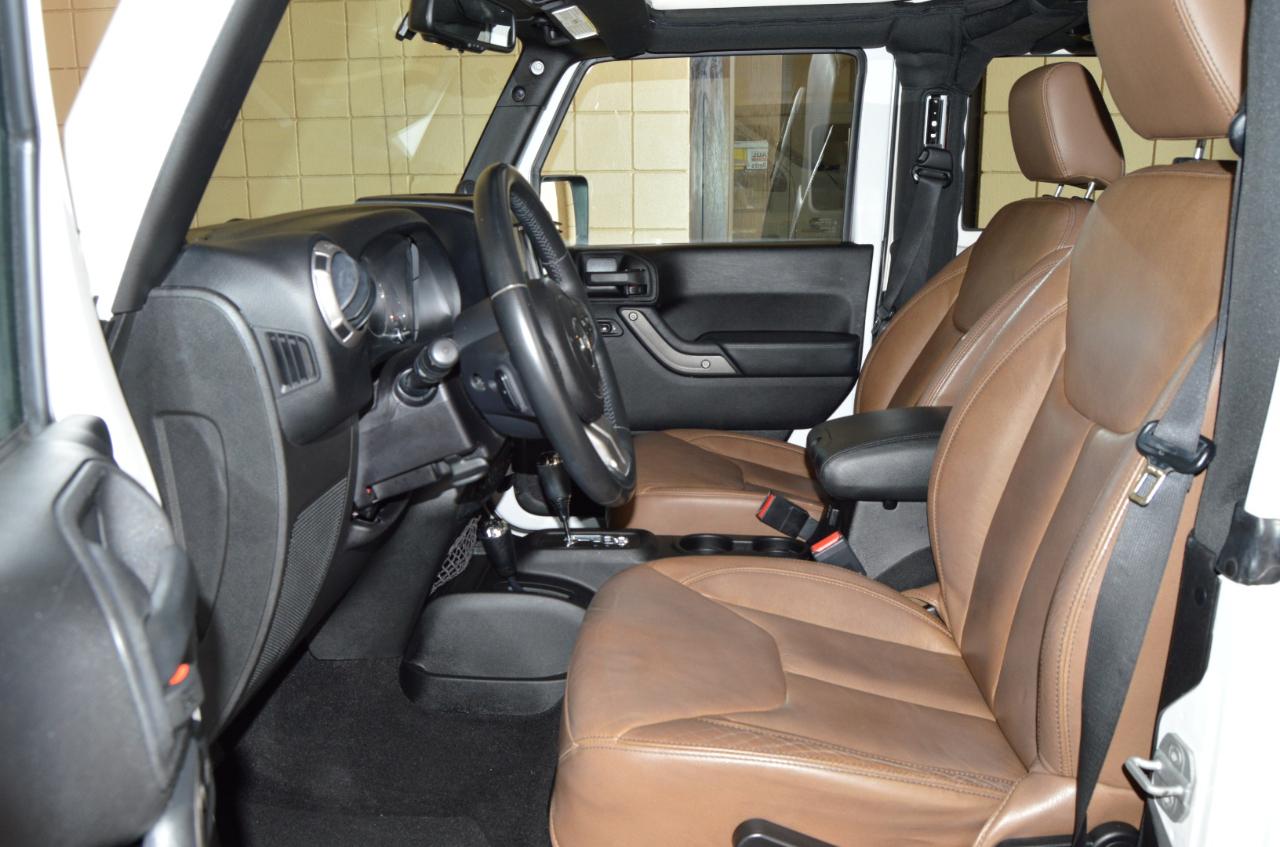 Jeep Wrangler Sahara  2013