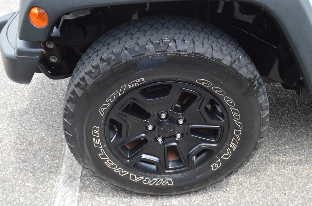 Jeep Wrangler Sahara  2013