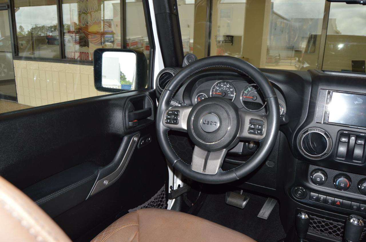 Jeep Wrangler Sahara  2013