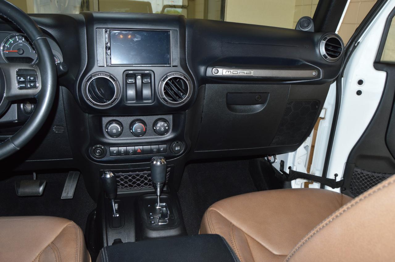 Jeep Wrangler Sahara  2013