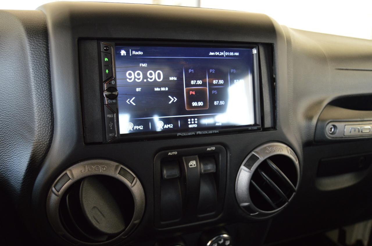 Jeep Wrangler Sahara  2013