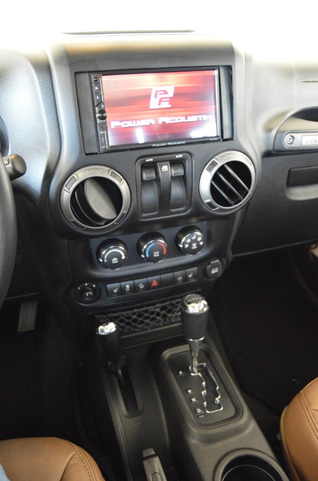 Jeep Wrangler Sahara  2013