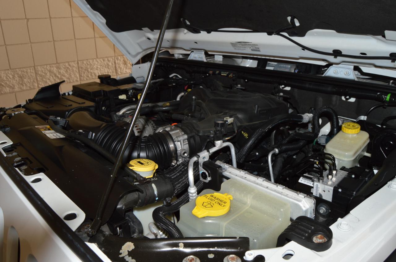 Jeep Wrangler Sahara  2013