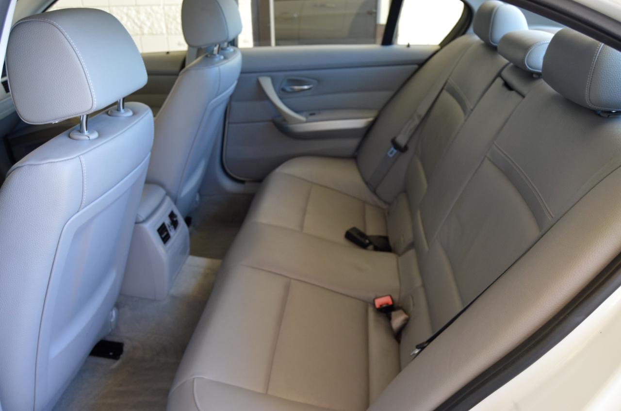 BMW 3-Series 328i 4D Sedan 2011