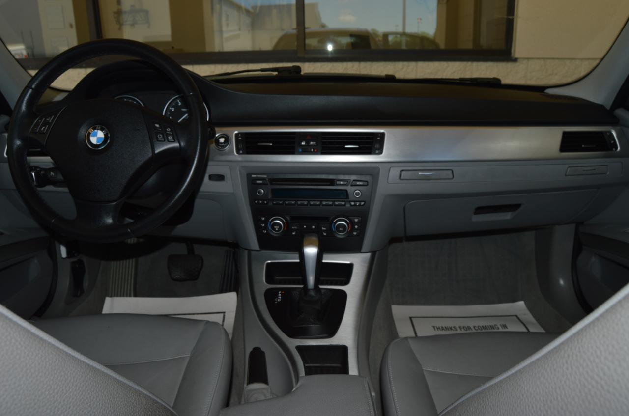 BMW 3-Series 328i 4D Sedan 2011